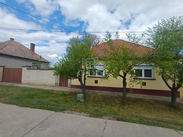 Vânzare Felsőszentiván Casa Familiala