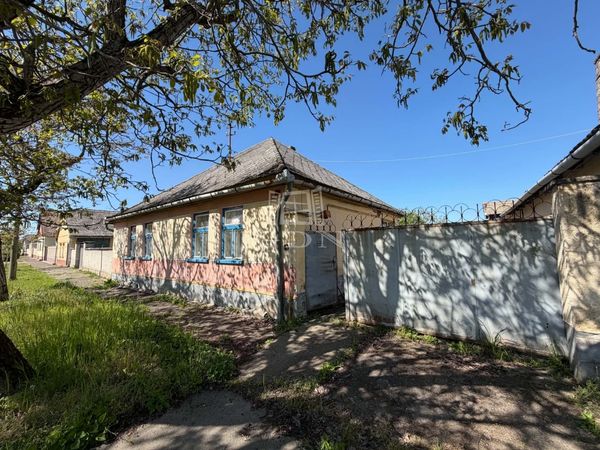 Verkauf Bátmonostor Einfamilienhaus
