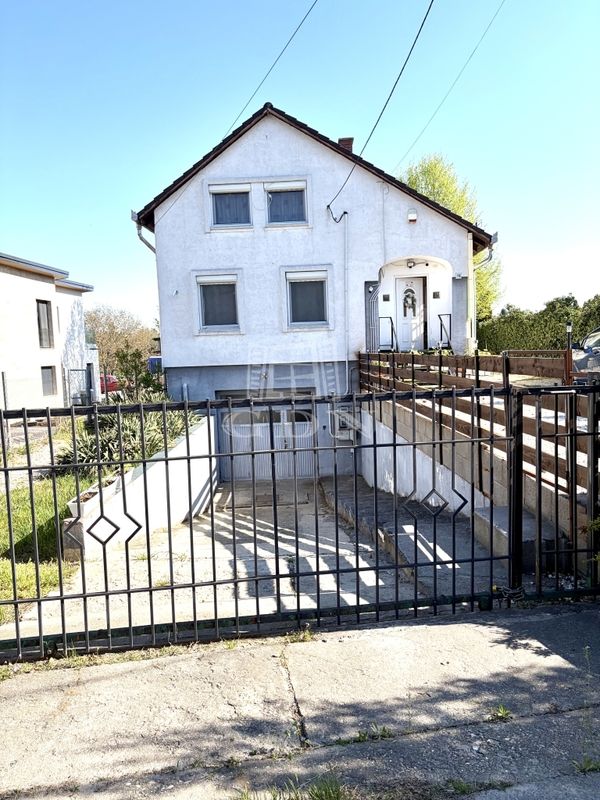 For sale Mogyoród Family House