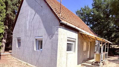 Erdőkertes Családi ház - 65.900.000 Ft