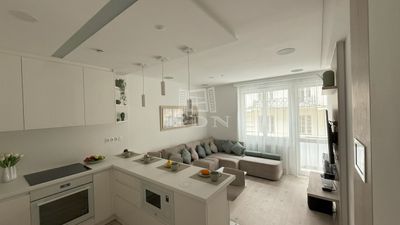 Budapest V. kerület Lakás (téglaépítésű) - 105.000.000 Ft