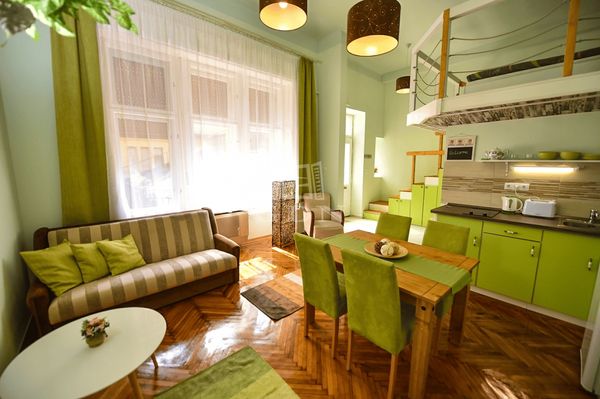 Продается Budapest VI. kerület Квартира (кирпичная)