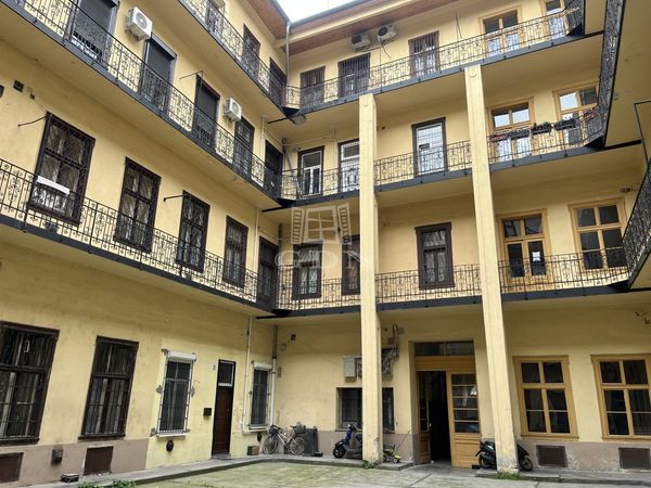 Eladó Budapest VIII. kerület Lakás (téglaépítésű)