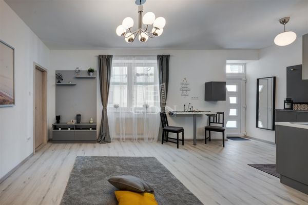 For sale Budapest VI. kerület Flat (brick)