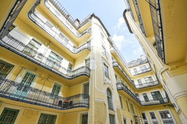 Eladó Budapest VI. kerület Lakás