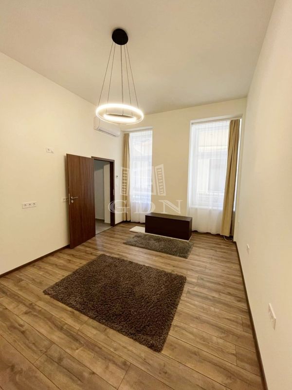 Kiadó Budapest VIII. kerület Lakás (téglaépítésű)