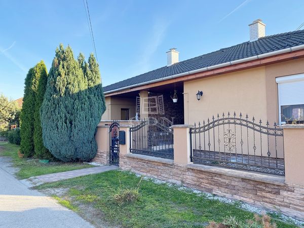 Vânzare Pécel Duplex