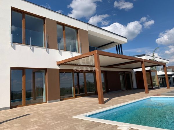 出卖 Cserszegtomaj 家庭别墅