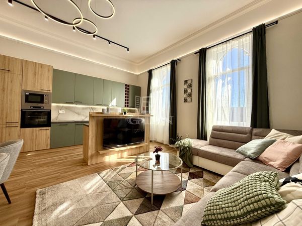 Eladó Budapest VII. kerület Lakás (téglaépítésű)