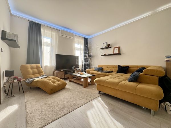 Eladó Budapest V. kerület Lakás (téglaépítésű)