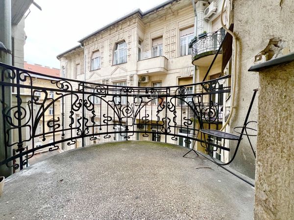 Eladó Budapest VII. kerület Lakás (téglaépítésű)