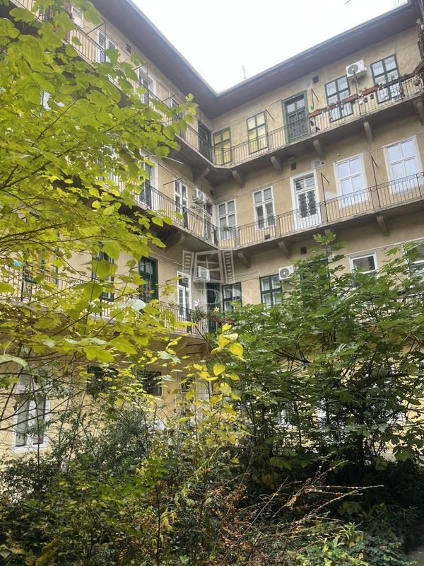 Eladó Budapest VIII. kerület Lakás (téglaépítésű)