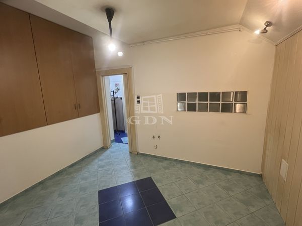 出卖 Budapest VII. kerület 公寓房