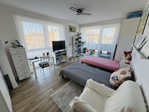 出卖 Budapest XI. kerület 公寓房（砖头）