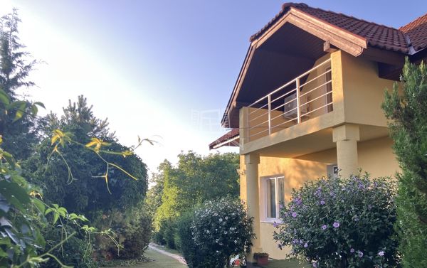 Eladó Szada Családi ház