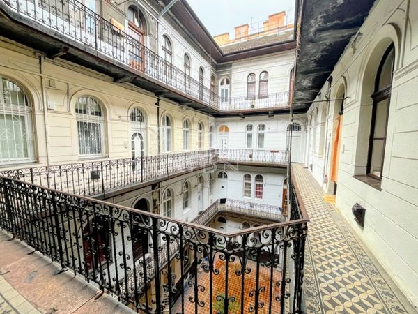 Продается Budapest VI. kerület Квартира (кирпичная)