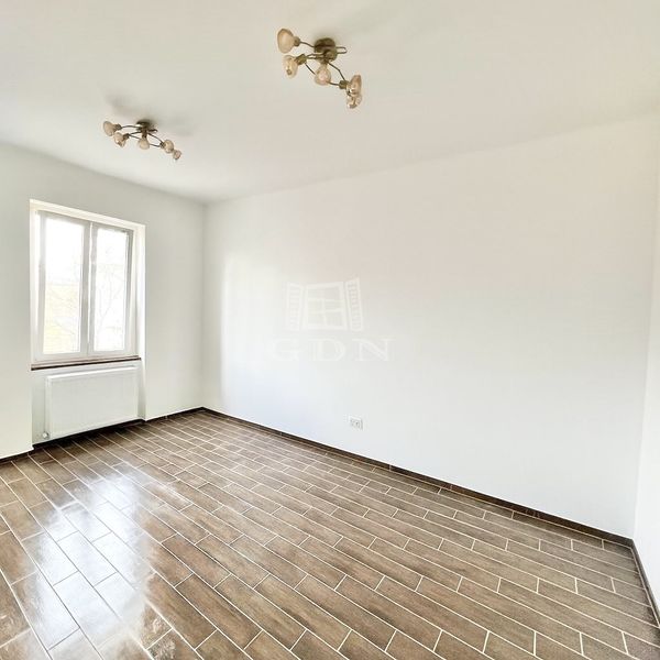 Eladó Budapest XX. kerület Lakás (téglaépítésű)