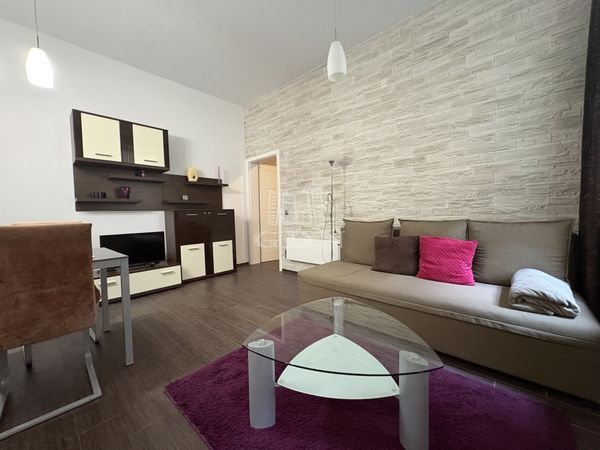 Eladó Budapest VI. kerület Lakás