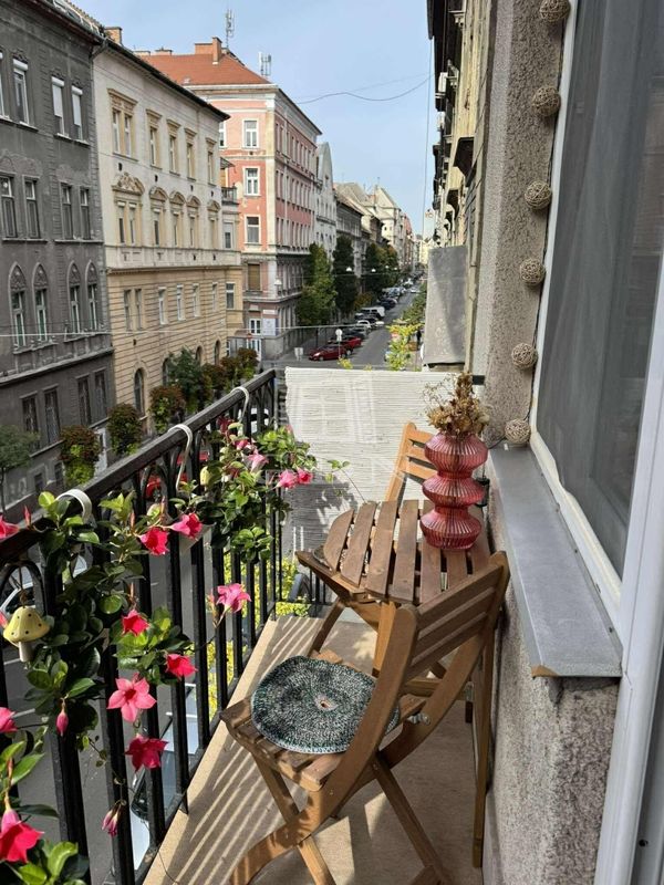 Eladó Budapest VII. kerület Lakás (téglaépítésű)