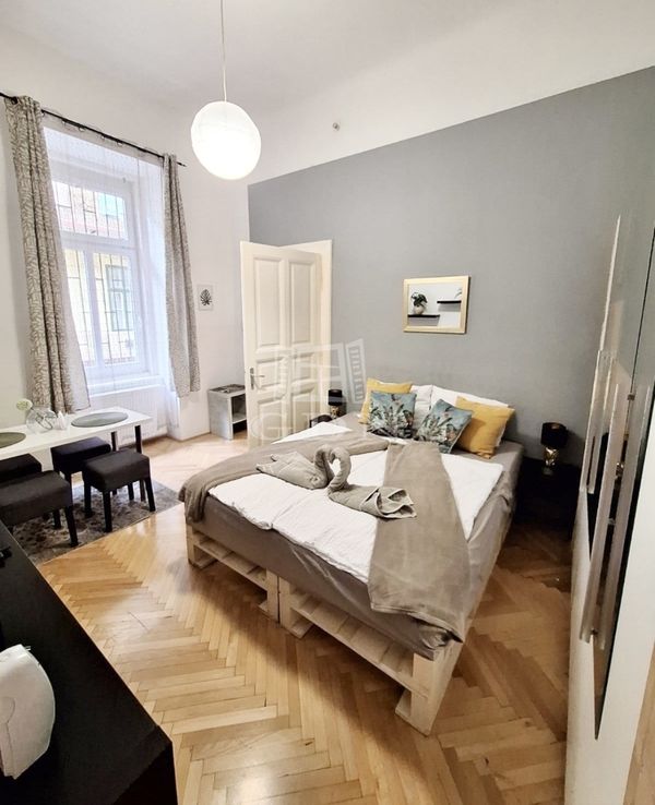 Eladó Budapest VII. kerület Lakás (téglaépítésű)