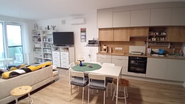 Eladó Budapest XI. kerület Lakás (téglaépítésű)