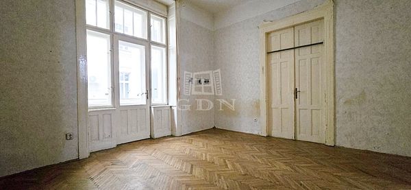 Eladó Budapest VI. kerület Lakás