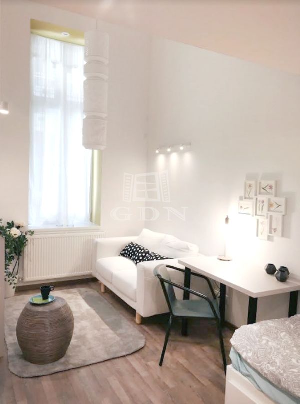 Eladó Budapest VI. kerület Lakás