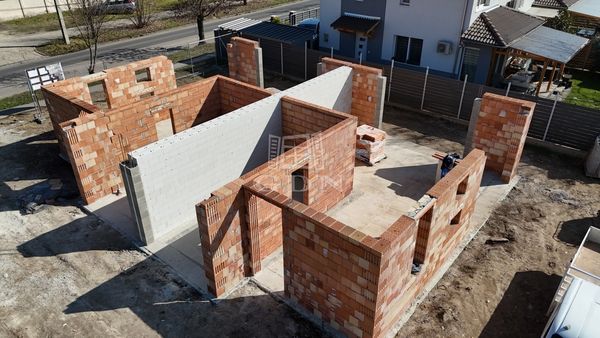 Eladó Budapest X. kerület Ikerház