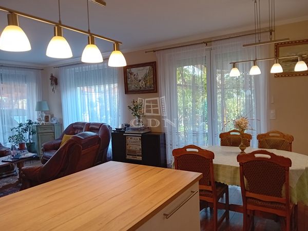 Eladó Telki Sorház