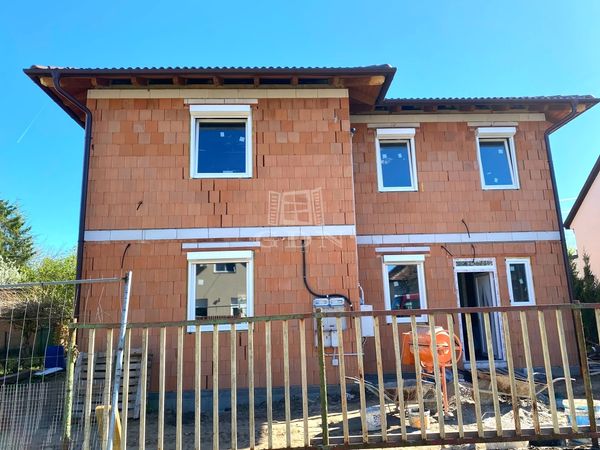 Eladó Budapest XVII. kerület Ikerház