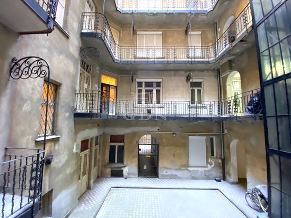 Eladó Budapest VI. kerület Lakás