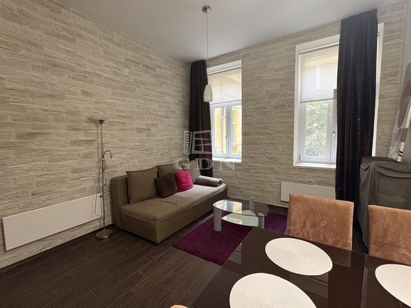 出卖 Budapest VI. kerület 公寓房（砖头）