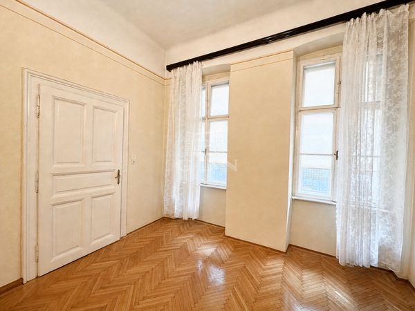 Продается Budapest VI. kerület Квартира (кирпичная)