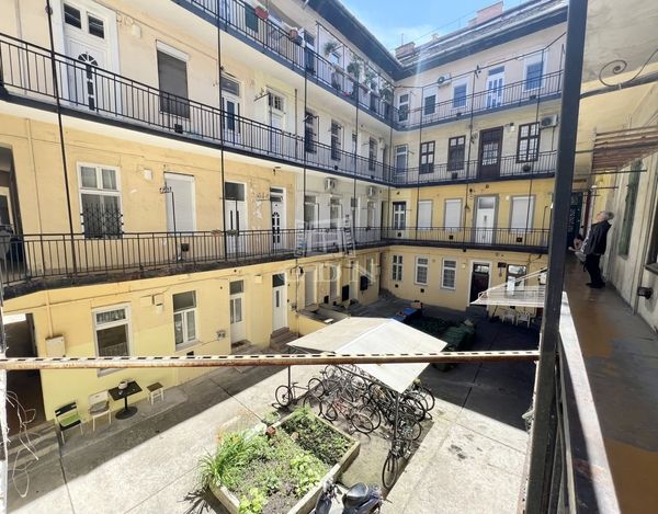 Eladó Budapest VII. kerület Lakás (téglaépítésű)