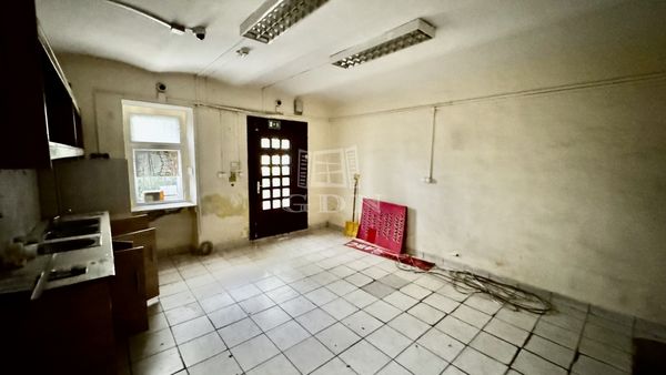 Eladó Szeged Üzlethelyiség