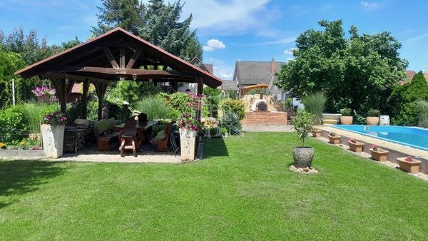 Eladó Szeged Családi ház