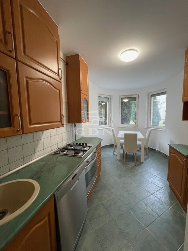 Eladó Szeged Lakás (téglaépítésű)