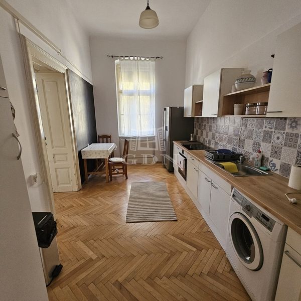 Eladó Szeged Lakás (téglaépítésű)