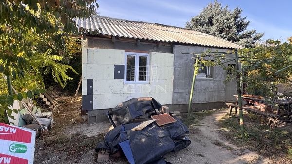 Eladó Szeged Családi ház