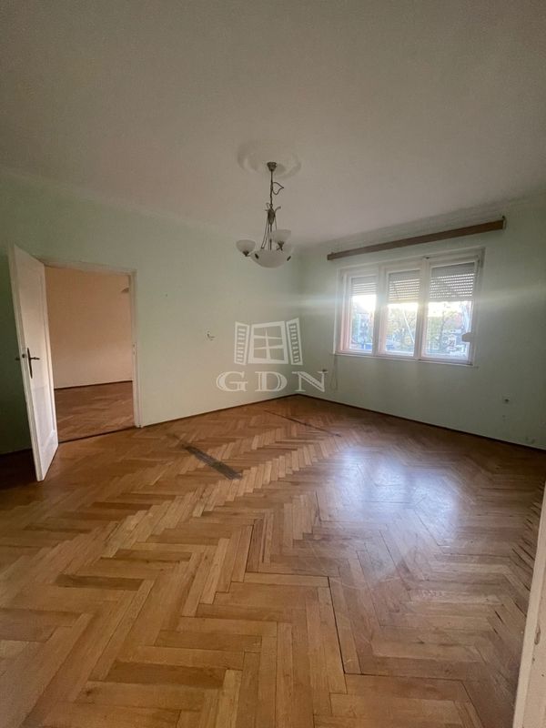 Eladó Szeged Lakás (téglaépítésű)