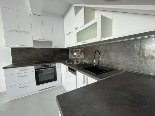 Eladó Szeged Lakás (téglaépítésű)