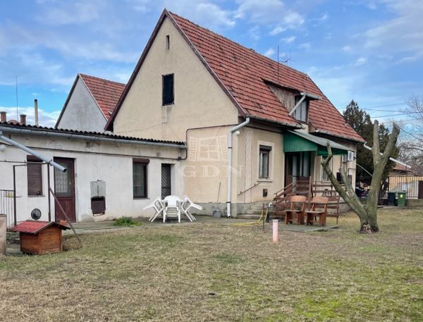 Eladó Kistelek Családi ház