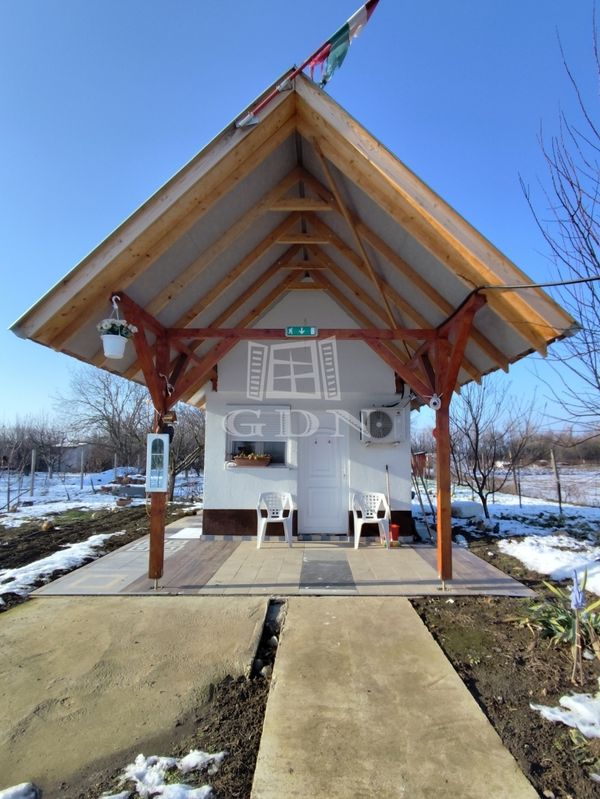 Eladó Újszentiván Nyaraló