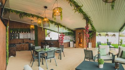 Szeged Vendéglátás - 350.000.000 Ft