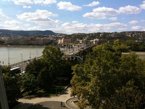 Eladó Budapest XIII. kerület Lakás (téglaépítésű)