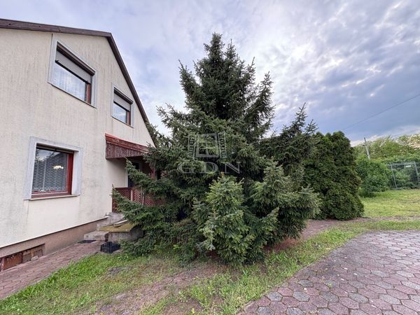 Eladó Veresegyház Családi ház