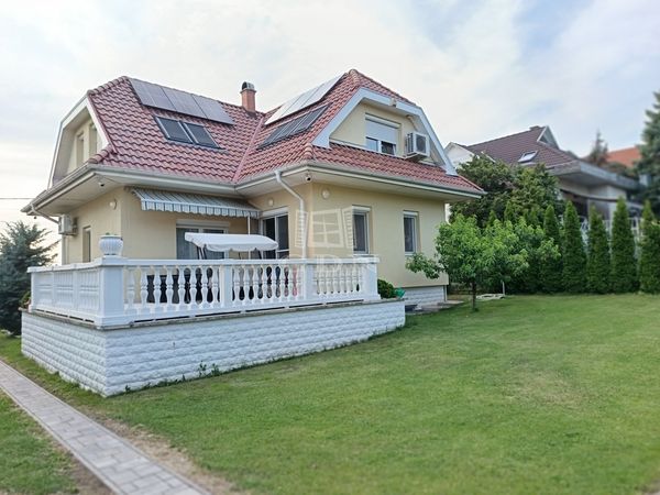 Eladó Fót Családi ház