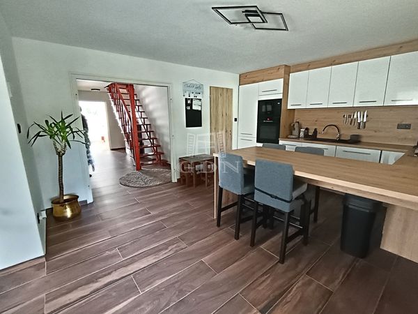 Eladó Mogyoród Családi ház