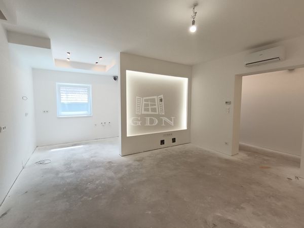 Eladó Mogyoród Családi ház