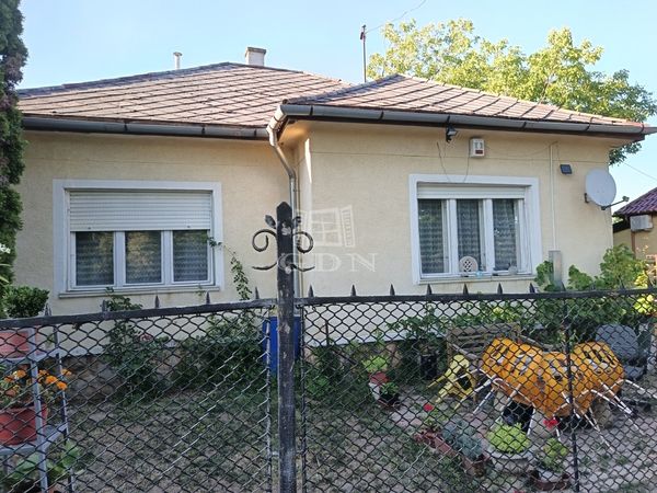 Eladó Gödöllő Családi ház